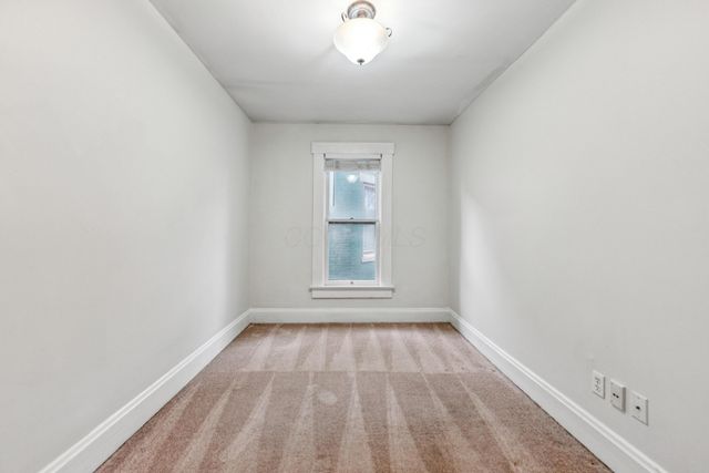 915 Dennison Avenue, Columbus, OH 43201