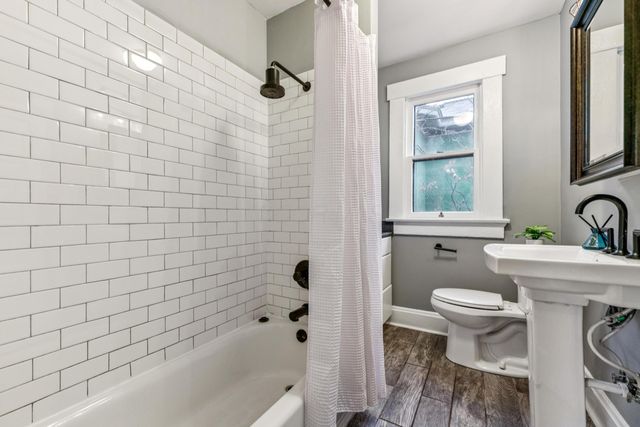 915 Dennison Avenue, Columbus, OH 43201