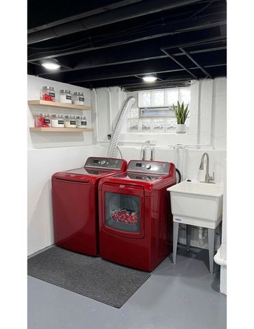 915 Dennison Avenue, Columbus, OH 43201