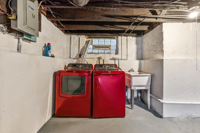 915 Dennison Avenue, Columbus, OH 43201