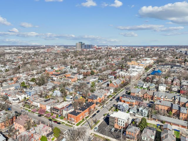 915 Dennison Avenue, Columbus, OH 43201