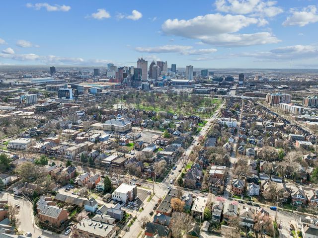 915 Dennison Avenue, Columbus, OH 43201