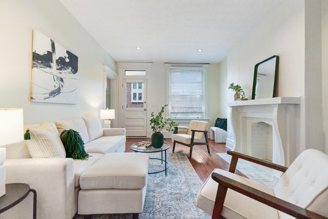 915 Dennison Avenue, Columbus, OH 43201