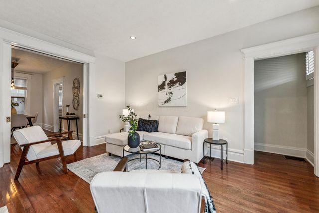 915 Dennison Avenue, Columbus, OH 43201