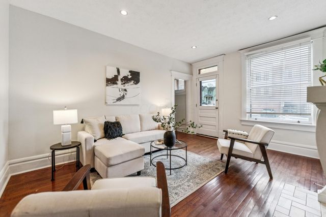 915 Dennison Avenue, Columbus, OH 43201