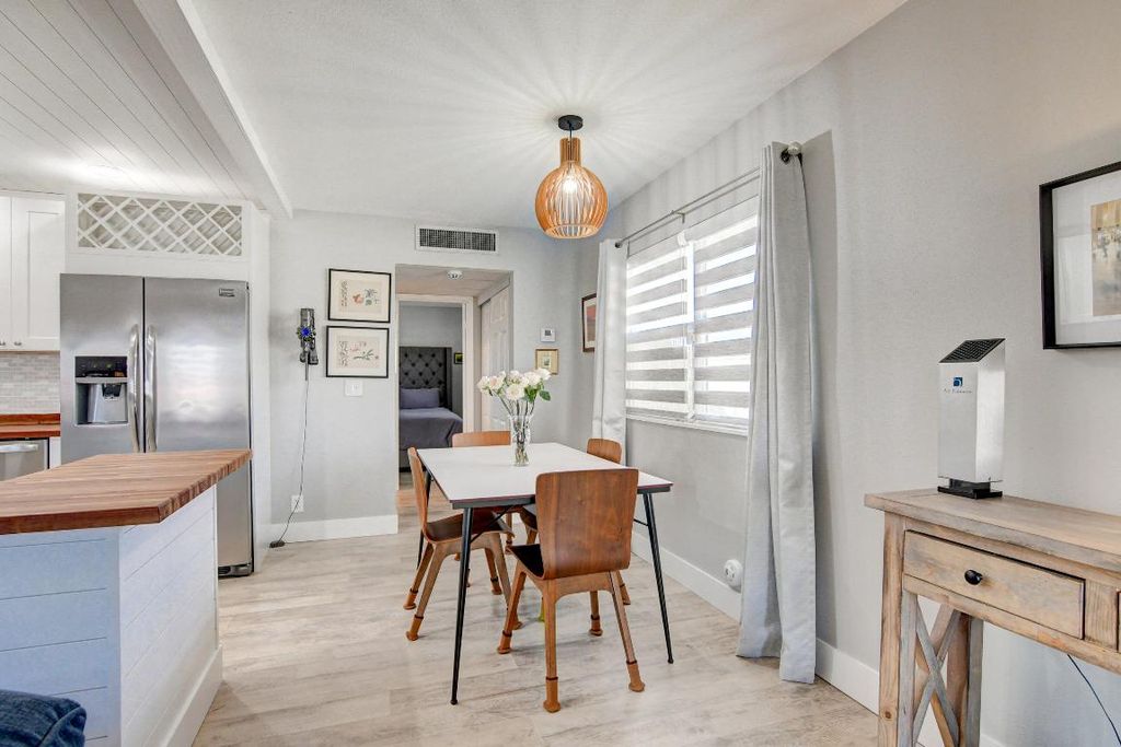 Image 10 of property listing at 78 Saxony B, Delray Beach, FL 33446