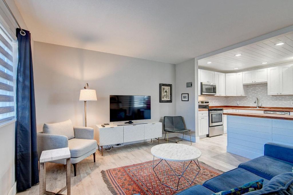 Image 6 of property listing at 78 Saxony B, Delray Beach, FL 33446