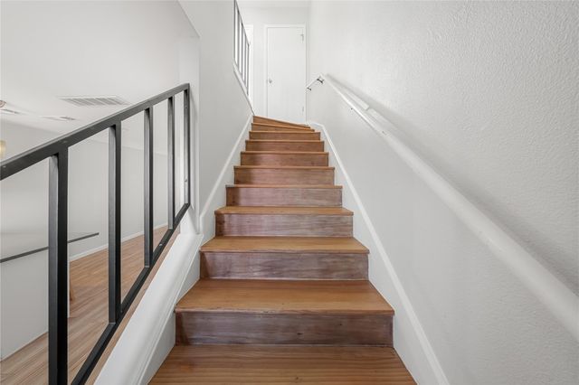 3820 Southway DR D, Austin, TX 78704