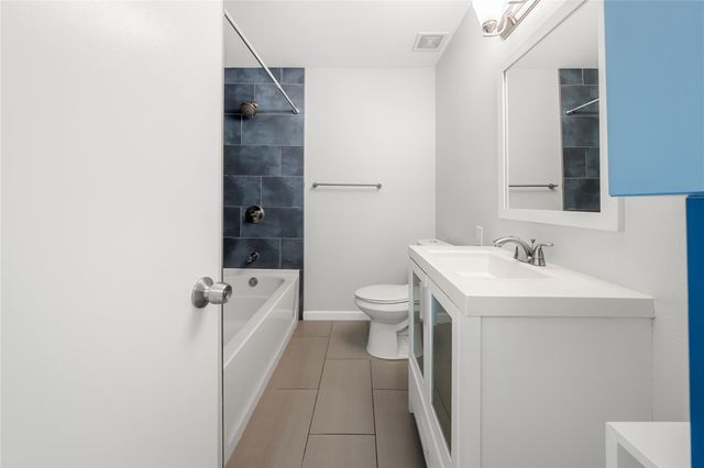 3820 Southway DR D, Austin, TX 78704