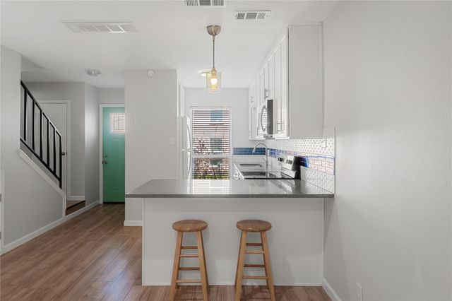 3820 Southway DR D, Austin, TX 78704