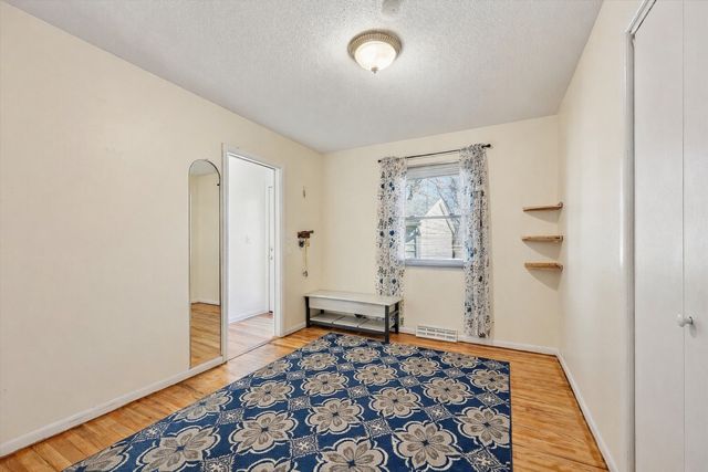 202 S Dakota Avenue, Ames, IA 50014