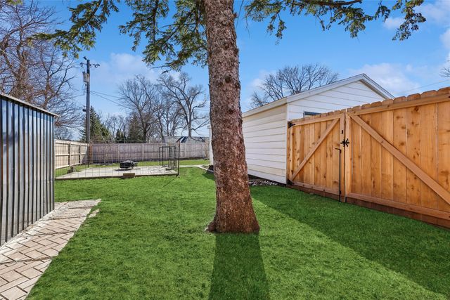 202 S Dakota Avenue, Ames, IA 50014