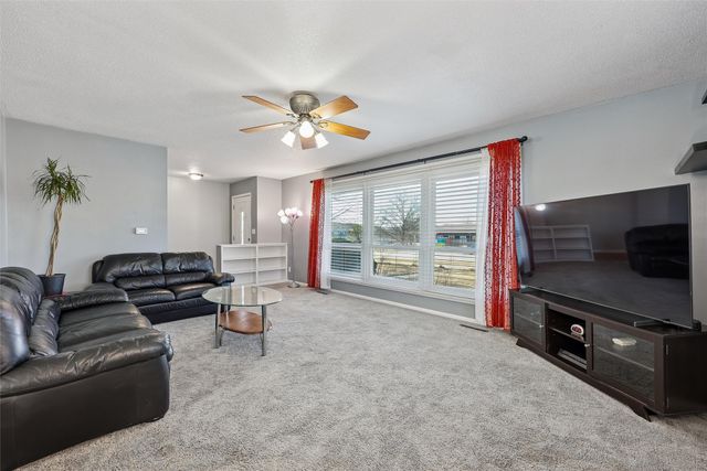 202 S Dakota Avenue, Ames, IA 50014