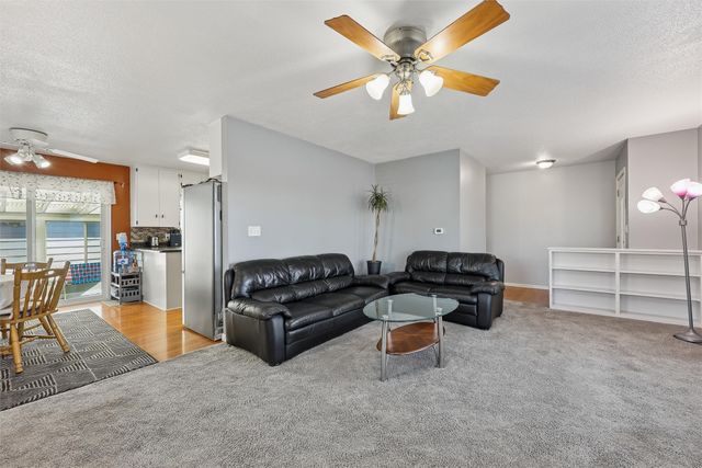 202 S Dakota Avenue, Ames, IA 50014