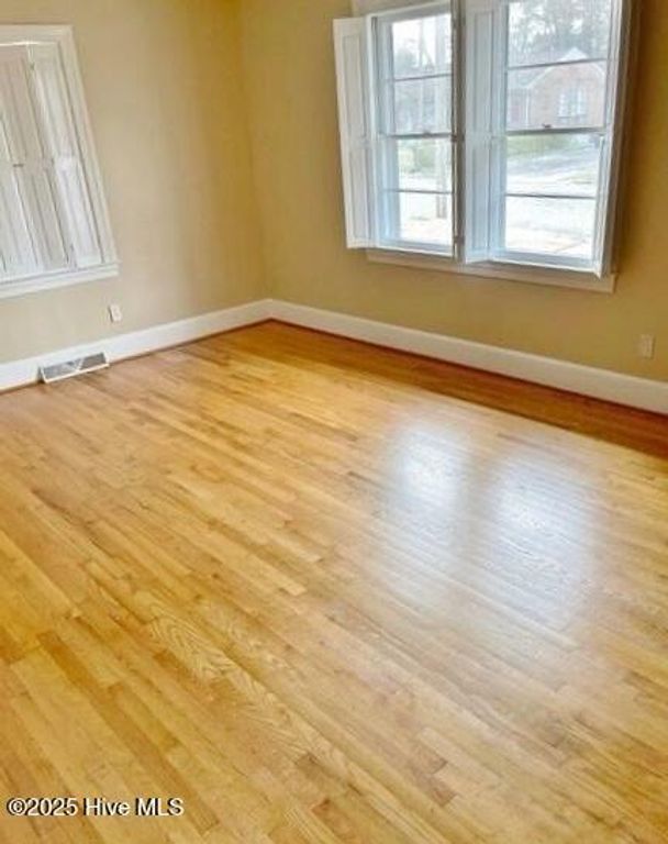 Image 2 of property listing at 211 Nichols Drive, Greenville, NC 27858