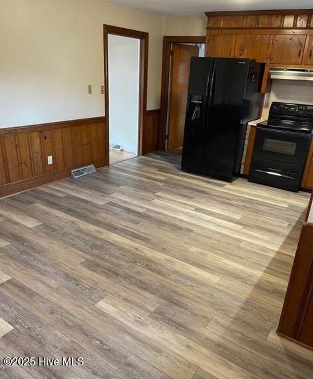 Image 3 of property listing at 211 Nichols Drive, Greenville, NC 27858