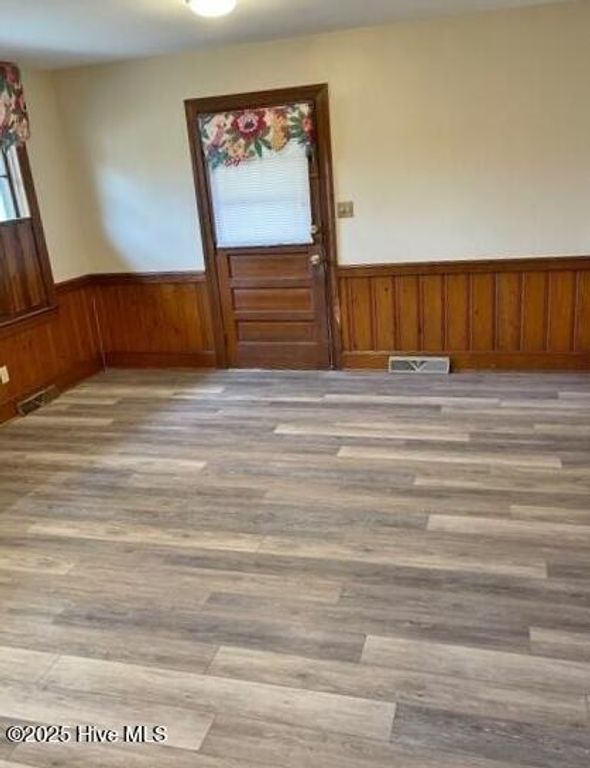 Image 4 of property listing at 211 Nichols Drive, Greenville, NC 27858