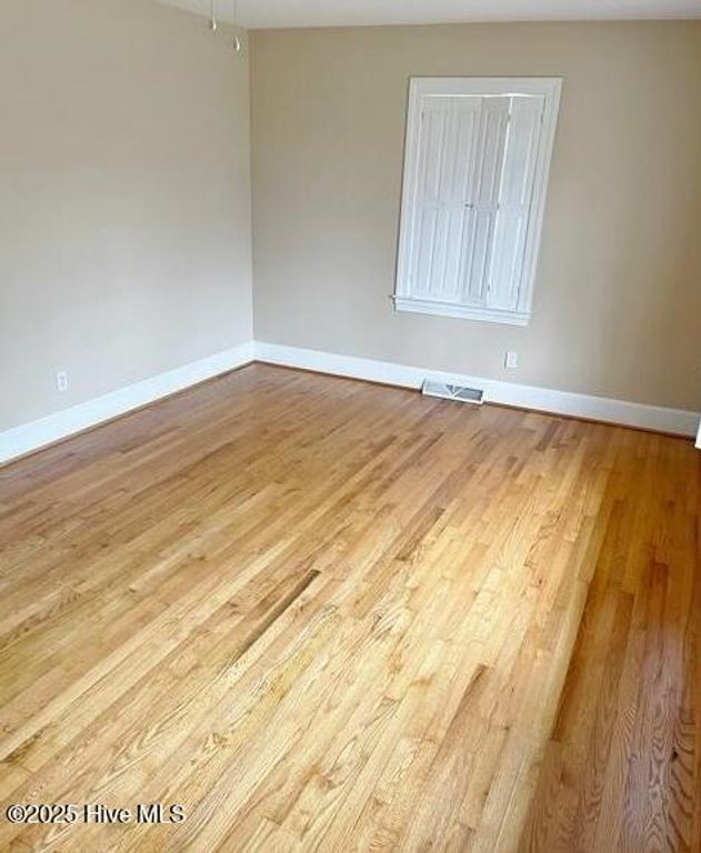 Image 5 of property listing at 211 Nichols Drive, Greenville, NC 27858