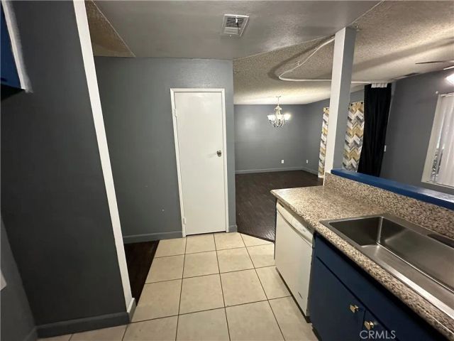 165 Racquet Club Expressway, Compton, CA 90220