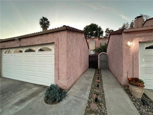 165 Racquet Club Expressway, Compton, CA 90220