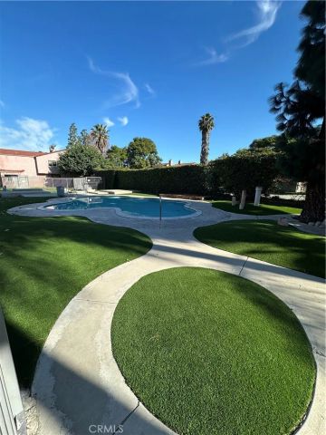 165 Racquet Club Expressway, Compton, CA 90220