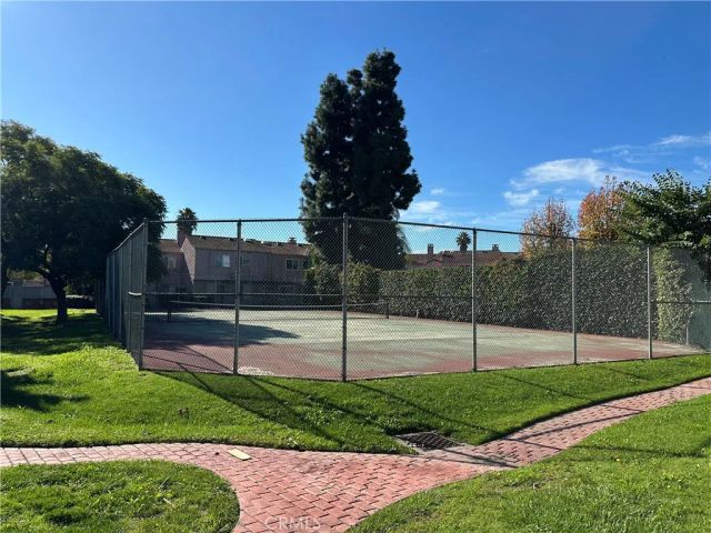 165 Racquet Club Expressway, Compton, CA 90220