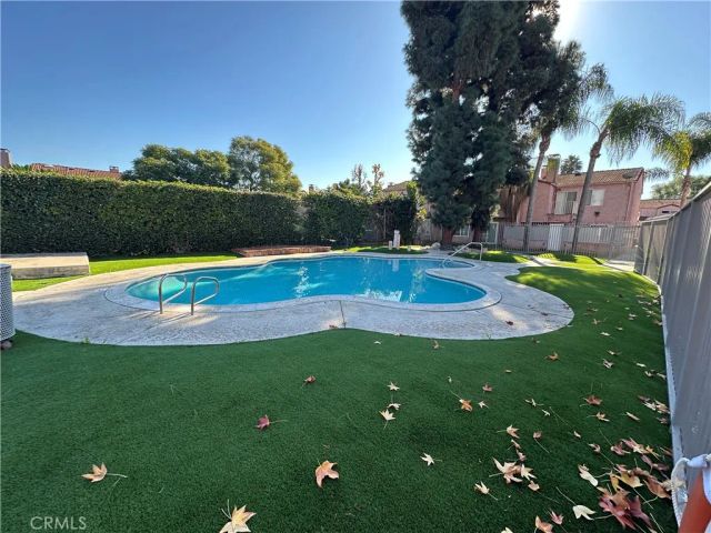 165 Racquet Club Expressway, Compton, CA 90220