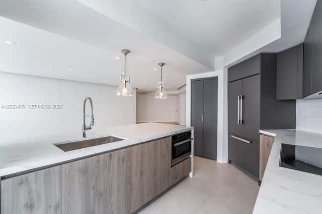 6301 Collins Ave 2502, Miami Beach, FL 33141