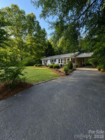 606 N Pine Lane, Wadesboro, NC 28170