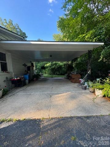 606 N Pine Lane, Wadesboro, NC 28170
