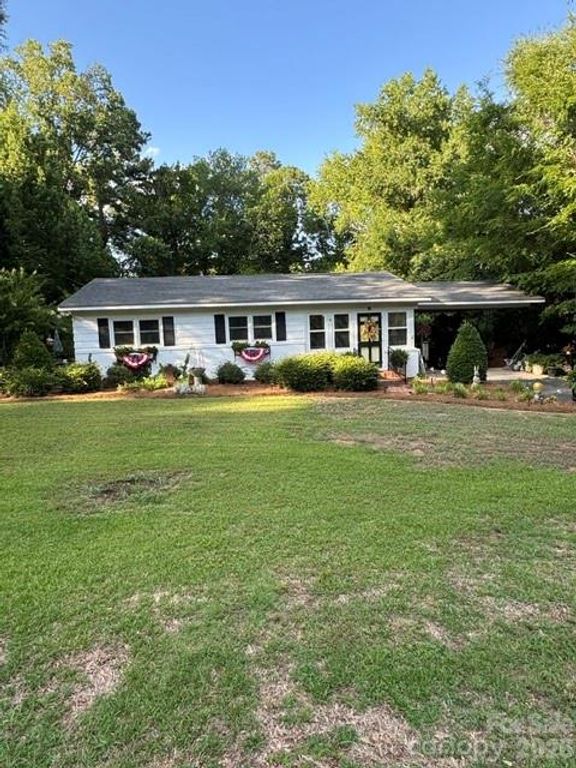 606 N Pine Lane, Wadesboro, NC 28170