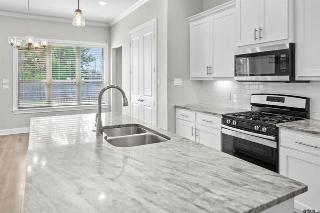 11479 Lindsey Garden, Tyler, TX 75709
