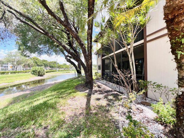 9999 N Belfort Cir 101, Tamarac, FL 33321