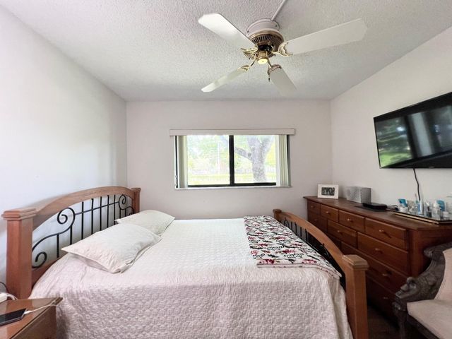 9999 N Belfort Cir 101, Tamarac, FL 33321