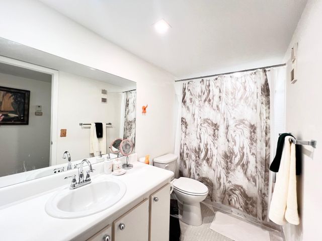 9999 N Belfort Cir 101, Tamarac, FL 33321