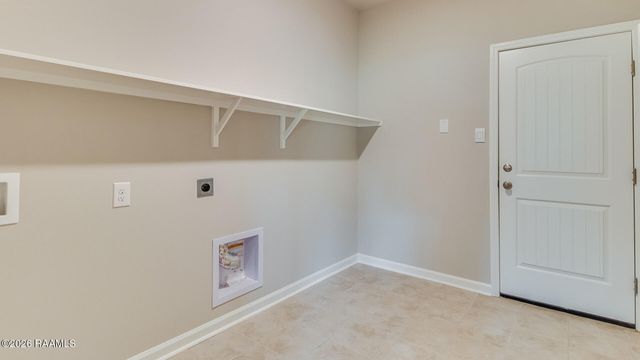 657 Griffiths Court, Breaux Bridge, LA 70517