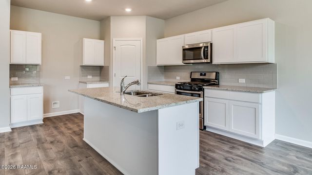 657 Griffiths Court, Breaux Bridge, LA 70517