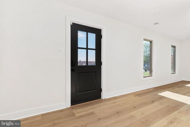 401 CRESTWOOD SW, Leesburg, VA 20175
