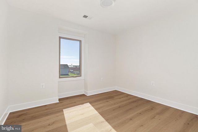 401 CRESTWOOD SW, Leesburg, VA 20175