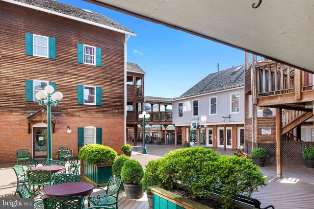 401 CRESTWOOD SW, Leesburg, VA 20175
