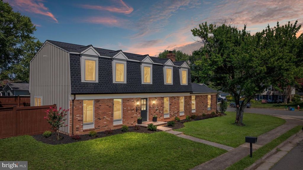 401 CRESTWOOD SW, Leesburg, VA 20175