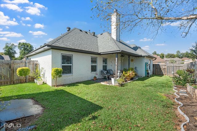 445 Dogwood South Lane, Haughton, LA 71037