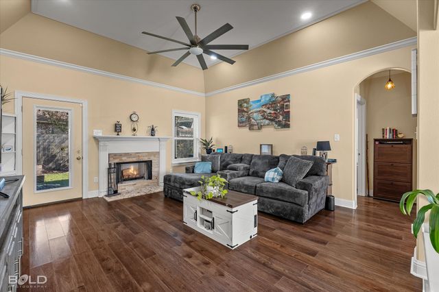 445 Dogwood South Lane, Haughton, LA 71037