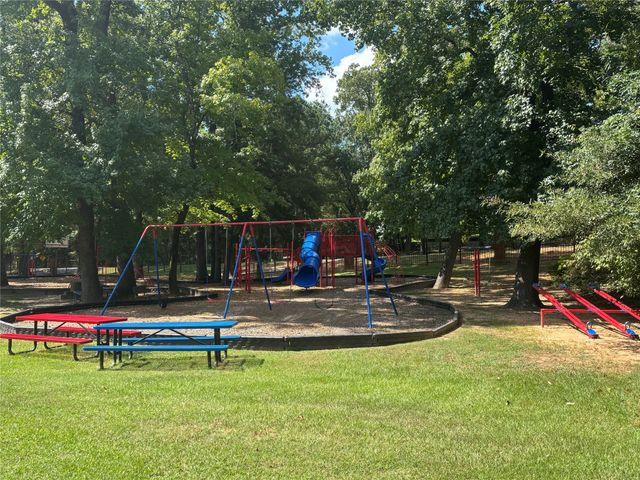 445 Dogwood South Lane, Haughton, LA 71037