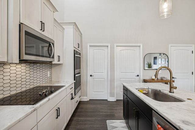 262 Jesse Dr, Pleasant View, TN 37146