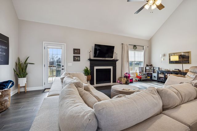 262 Jesse Dr, Pleasant View, TN 37146