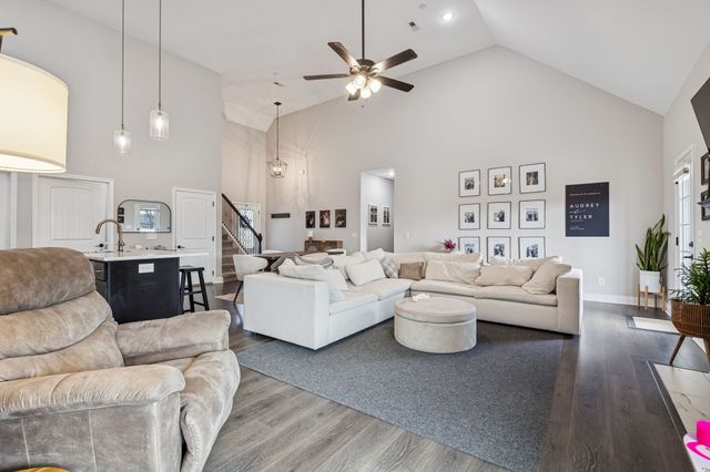 262 Jesse Dr, Pleasant View, TN 37146