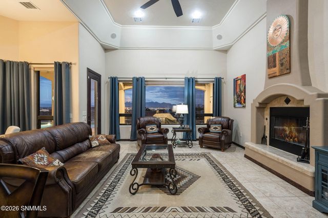 1232 Titania Court, Las Cruces, NM 88007