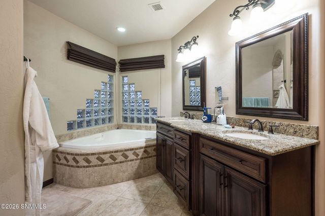 1232 Titania Court, Las Cruces, NM 88007