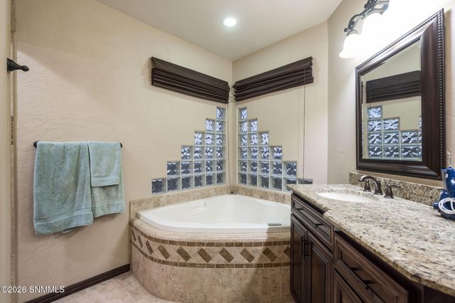 1232 Titania Court, Las Cruces, NM 88007